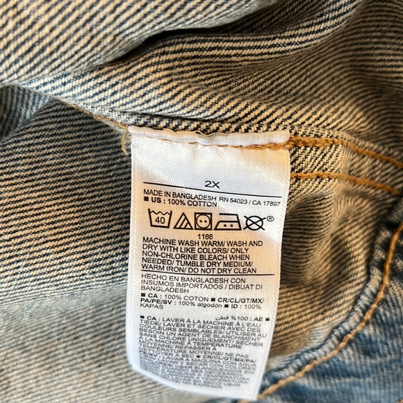 Old Navy Jean Jacket - Picture 6 of 6